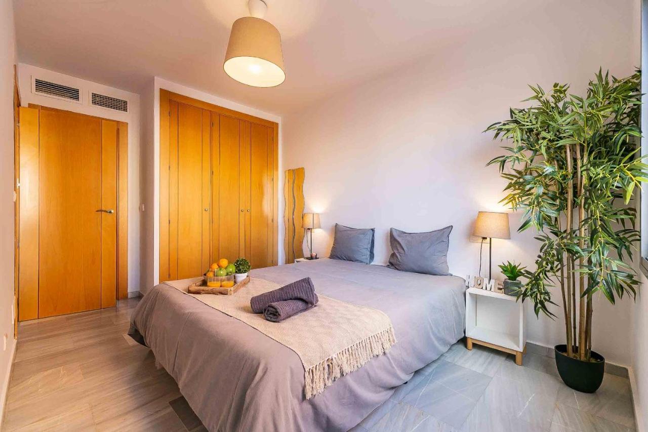Carlos Haya Beautiful Apartment With Parking 말라가 외부 사진