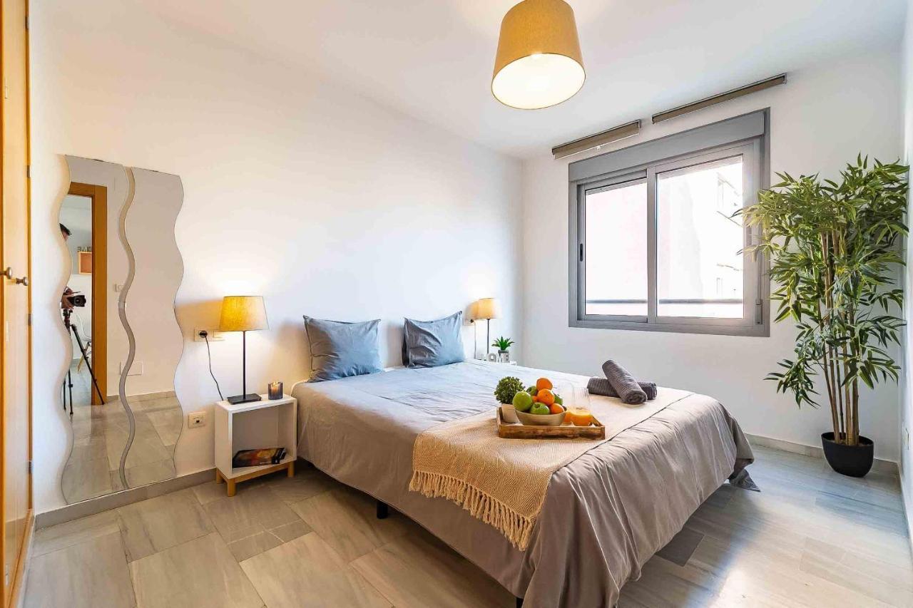 Carlos Haya Beautiful Apartment With Parking 말라가 외부 사진