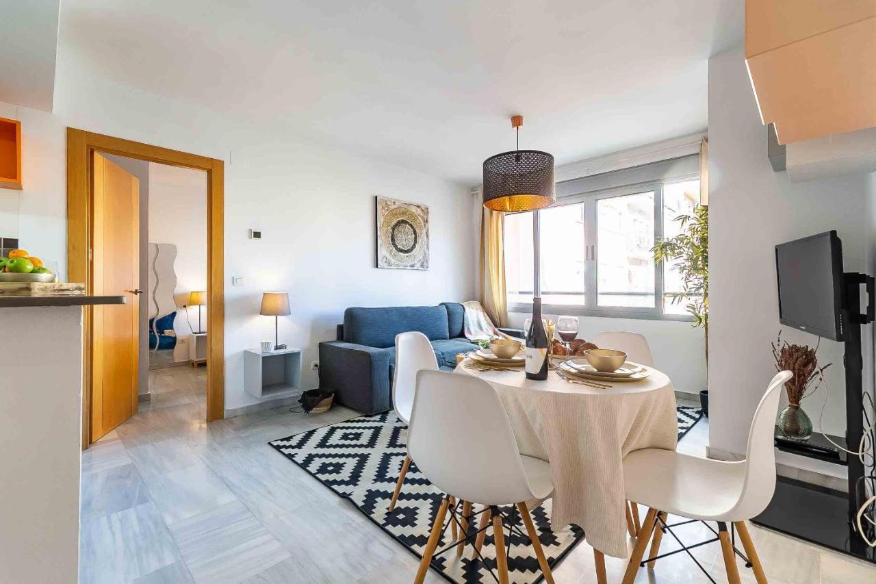 Carlos Haya Beautiful Apartment With Parking 말라가 외부 사진