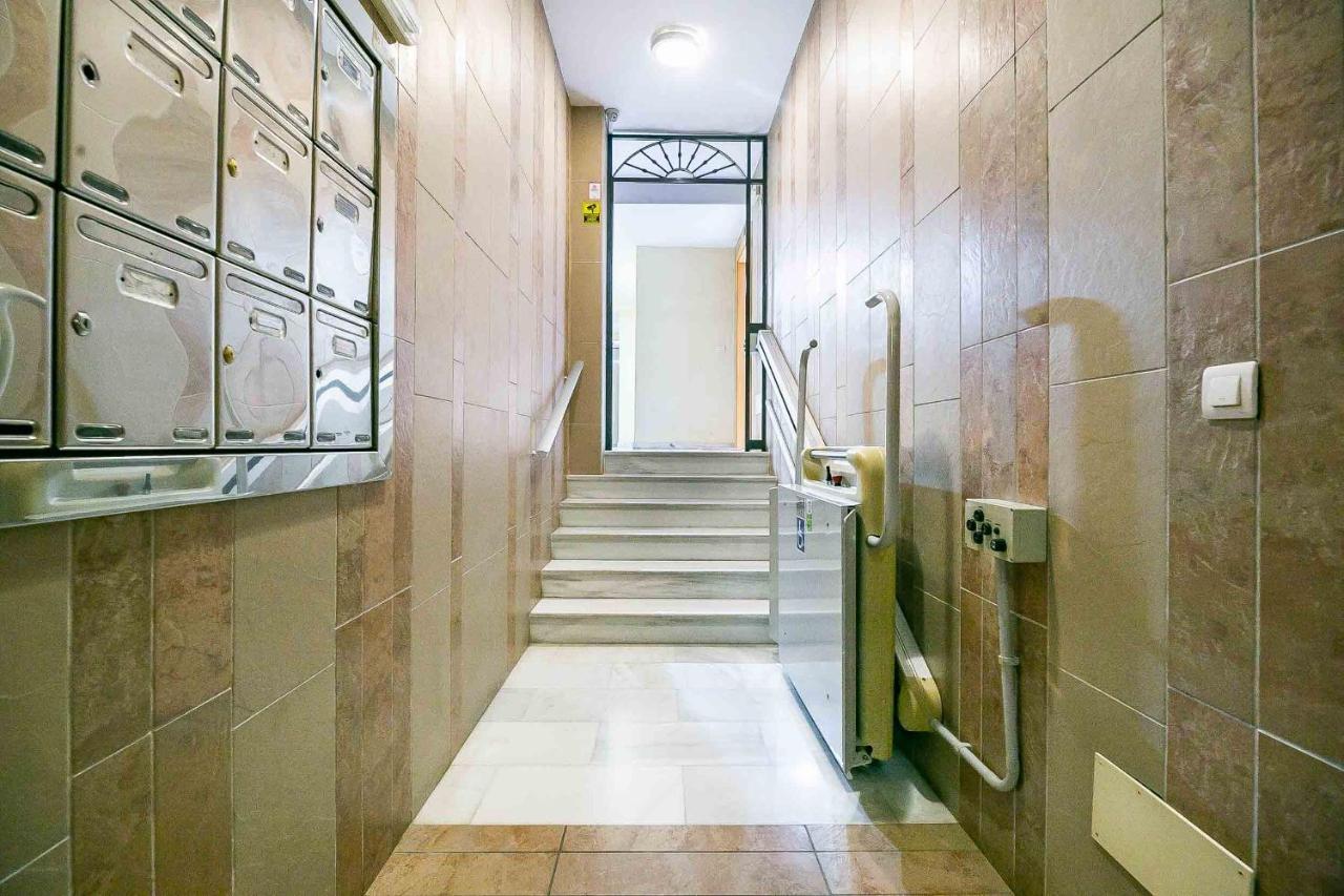 Carlos Haya Beautiful Apartment With Parking 말라가 외부 사진