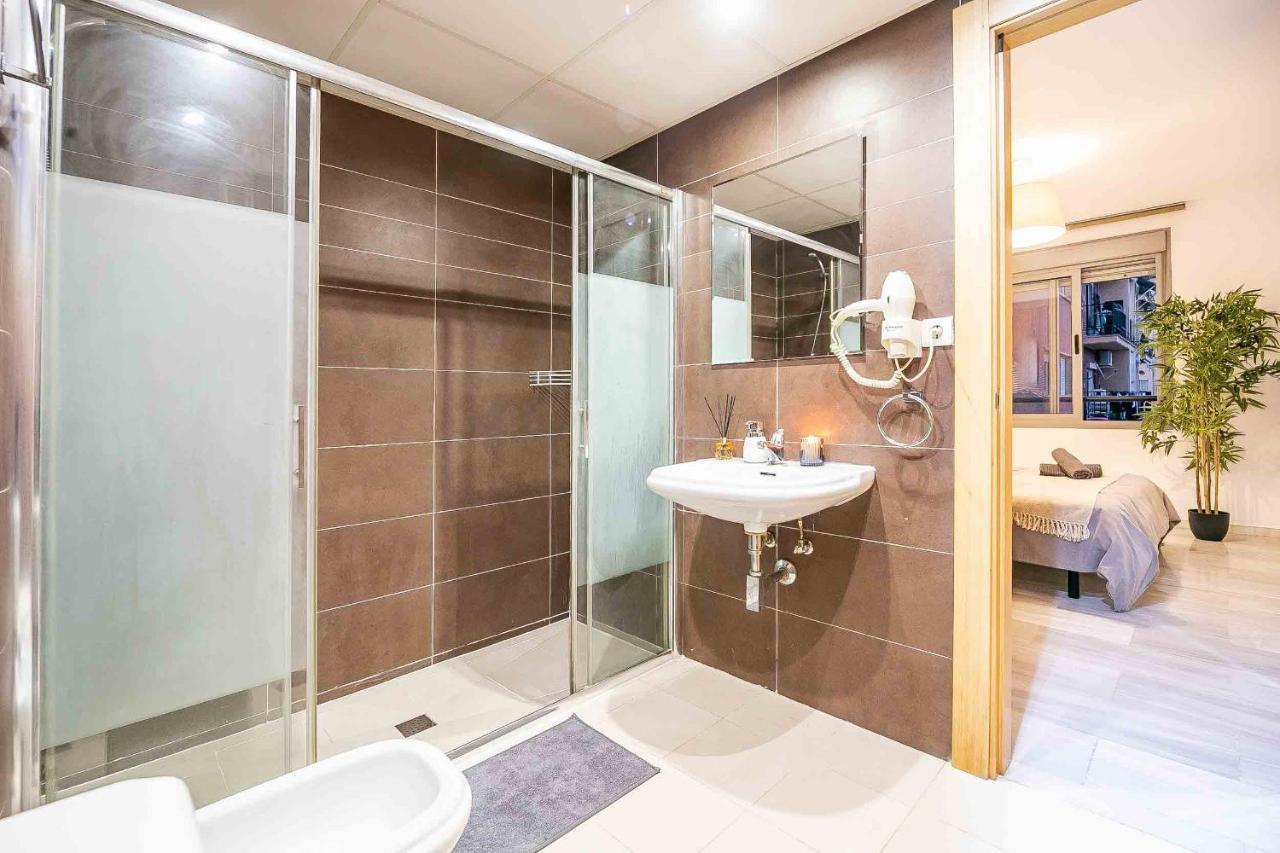 Carlos Haya Beautiful Apartment With Parking 말라가 외부 사진