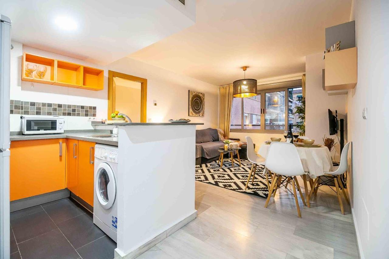 Carlos Haya Beautiful Apartment With Parking 말라가 외부 사진