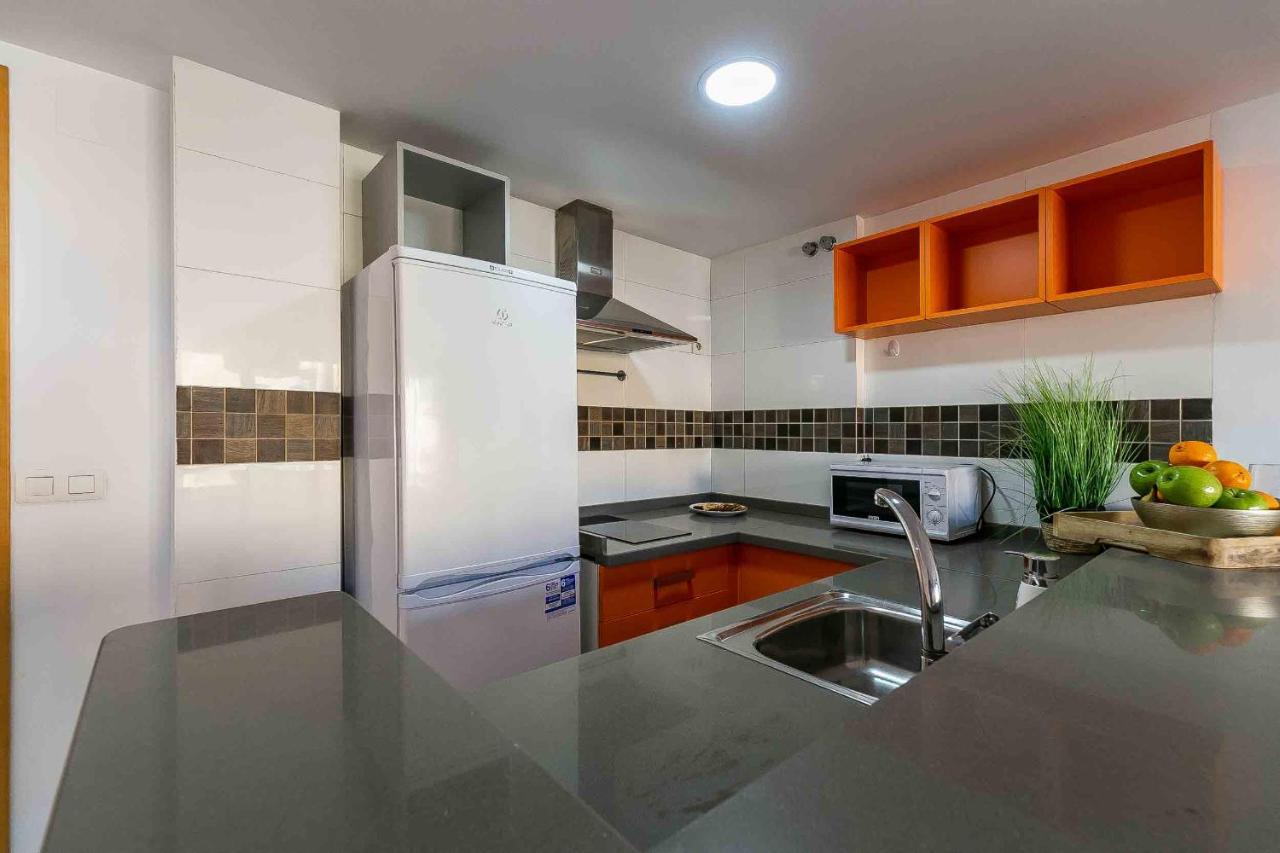 Carlos Haya Beautiful Apartment With Parking 말라가 외부 사진